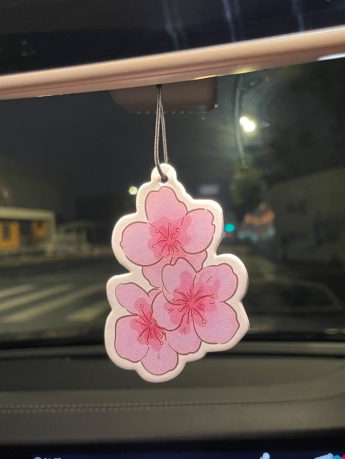 Sakura/Freesia Frisse Geur Vij - Home Fragrance Logo recensie en prijs